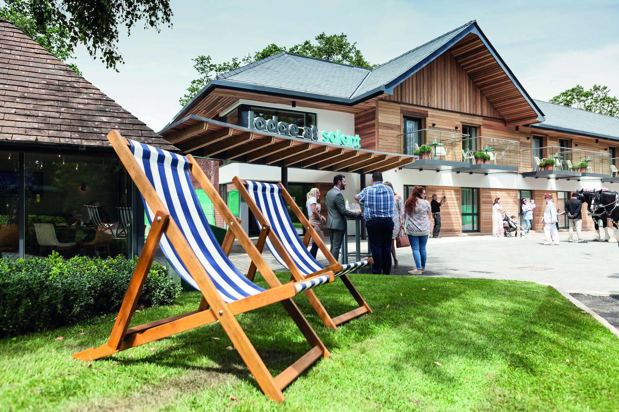 Lodge At Solent Fareham Buitenkant foto
