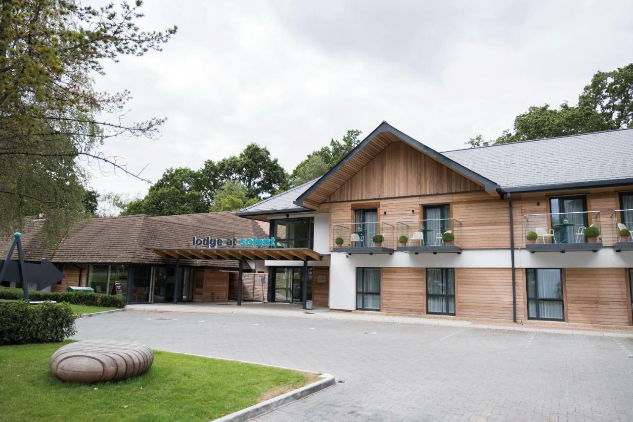 Lodge At Solent Fareham Buitenkant foto